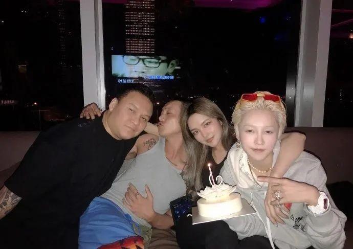 護膚溫和不刺激套裝哪個牌子好_護膚效果溫和刺激品補水好嗎_什么護膚品溫和不刺激補水效果好